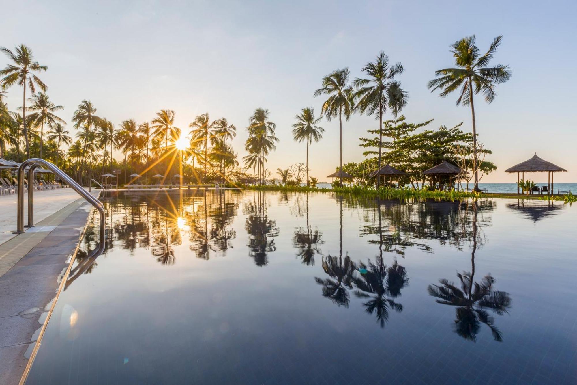 Kantary Beach Hotel Villas & Suites Khao Lak Esterno foto